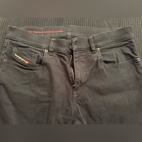 Black diesel jeans. Waist size 32. Worn once. - Picture 1 of 4